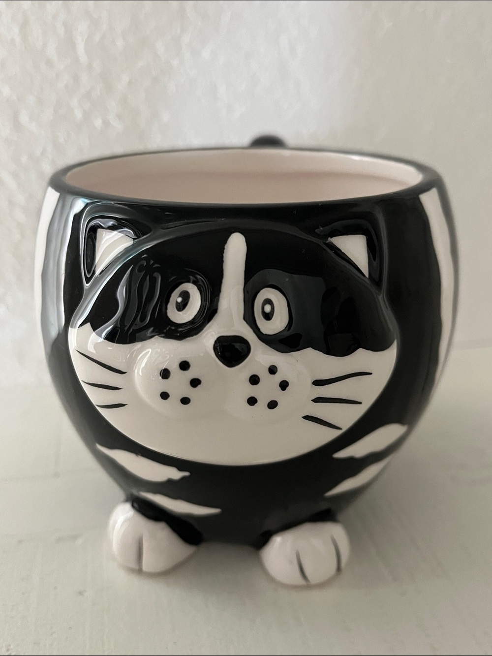 Pier 1 Imports Chubby Cat 3D Mug Black White Hand Painted Dolomite Tail Handle